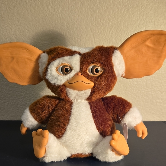 Neca Other - This is a NECA Gremlins Dancing Gizmo Deluxe Plush toy.